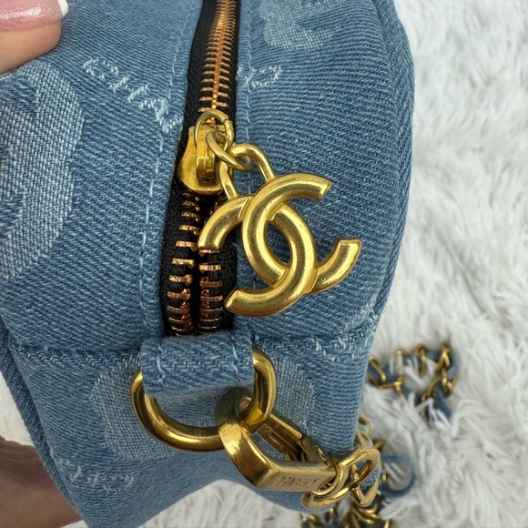 Chanel Blue Denim CC Crossbody Bag GWP purse with Dustbag NEW - Picture 4 of 12